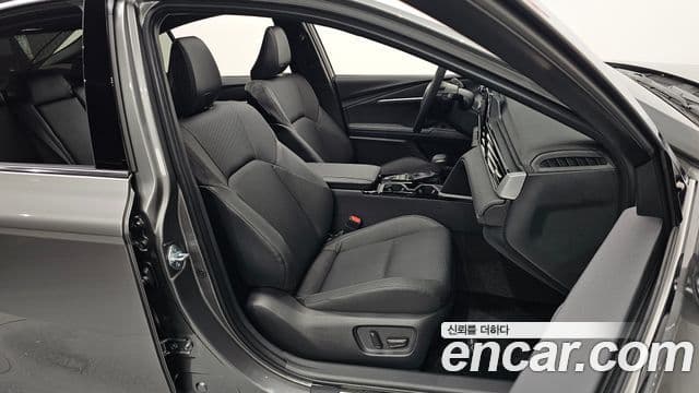 Toyota 캠리 (XV80) 2.5 XLE гибрид, 2026 10