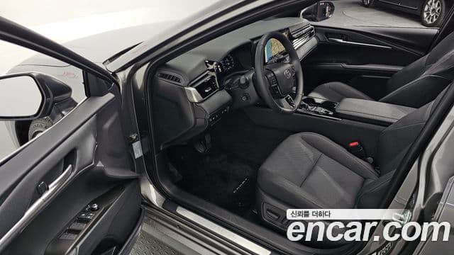 Toyota 캠리 (XV80) 2.5 XLE гибрид, 2026 11