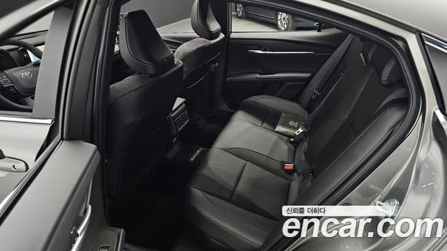 Toyota 캠리 (XV80) 2.5 XLE гибрид, 2026 12