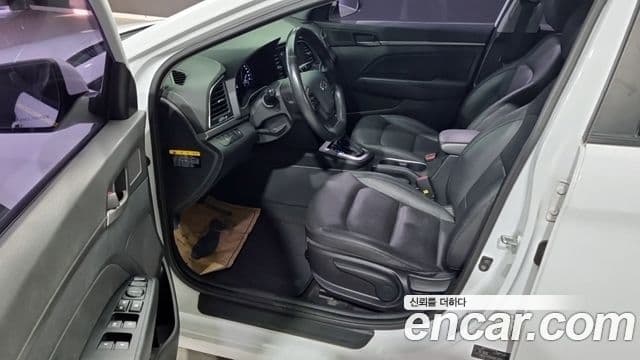 Hyundai Avante AD 1.6 LPI Smart(арендный автомобиль), 2018 10