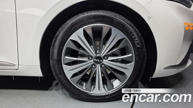 Kia K8 гибрид Signature, 2024 все фото