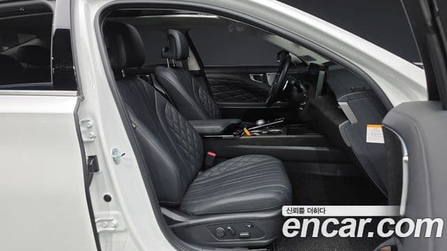 Kia K8 гибрид Signature, 2024 11