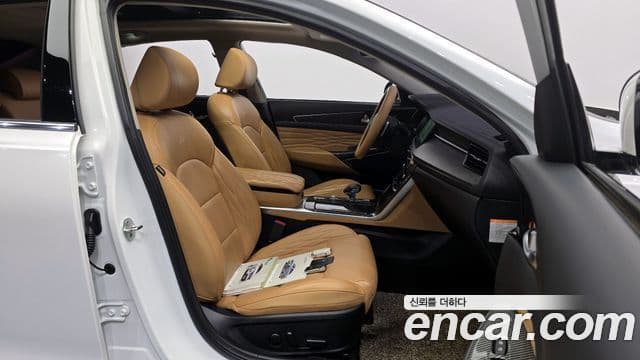 Kia K7 Premier гибрид Signature, 2020 11