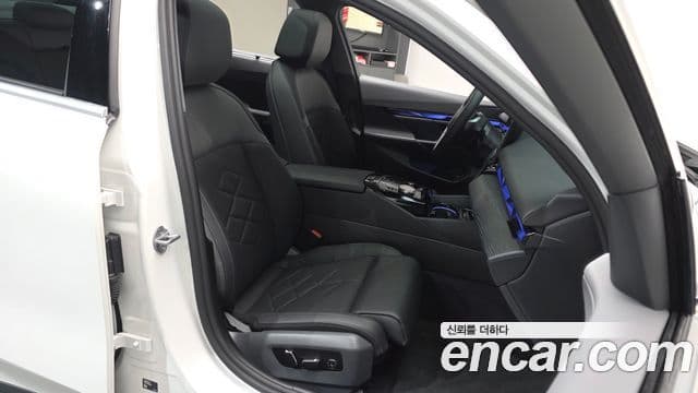 BMW 5시리즈 (G60), 2025 10