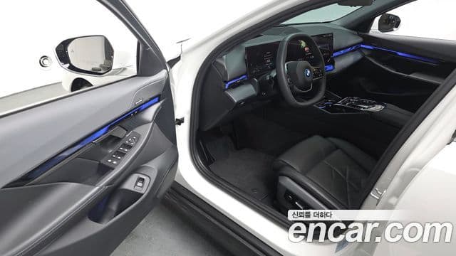 BMW 5시리즈 (G60), 2025 11