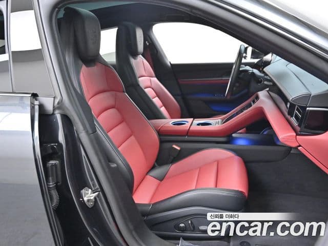Porsche 타이칸 4S, 2025 10