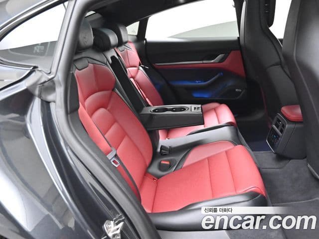 Porsche 타이칸 4S, 2025 12