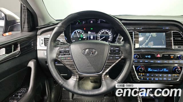 Hyundai LF Sonata гибрид Modern, 2017 13