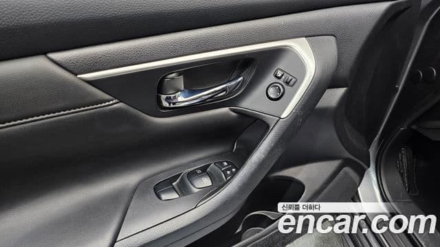 Nissan 알티마 L33, 2017 16