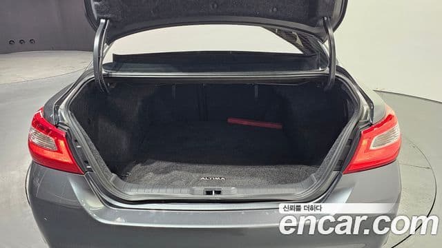 Nissan 알티마 L33, 2017 20