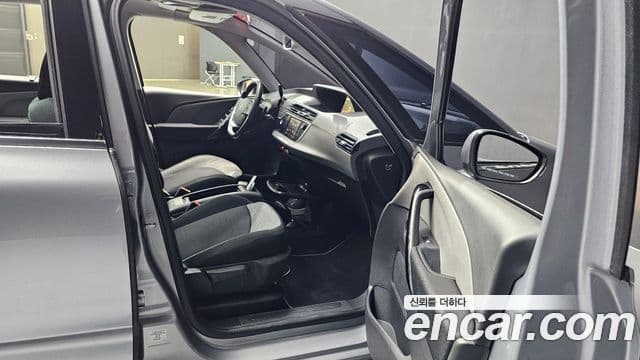 Ситроен / DS C4 피카소 1.6 B-HDI Feel (название комплектации), 2018 10