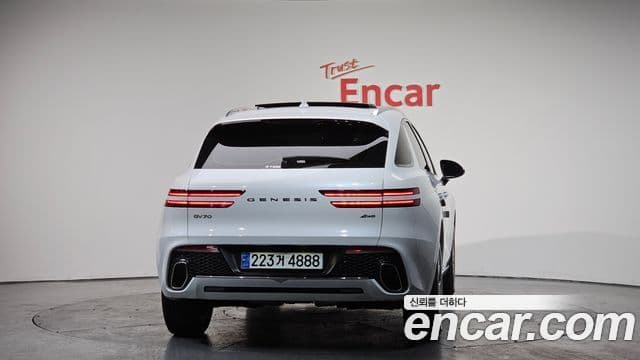Genesis GV70, 2024 4