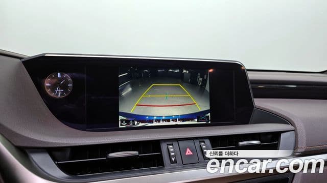 Lexus ES300h 7세대 Luxury Plus, 2019 16