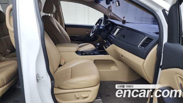 Kia The / новый New Carnival Noblesse, 2019 11