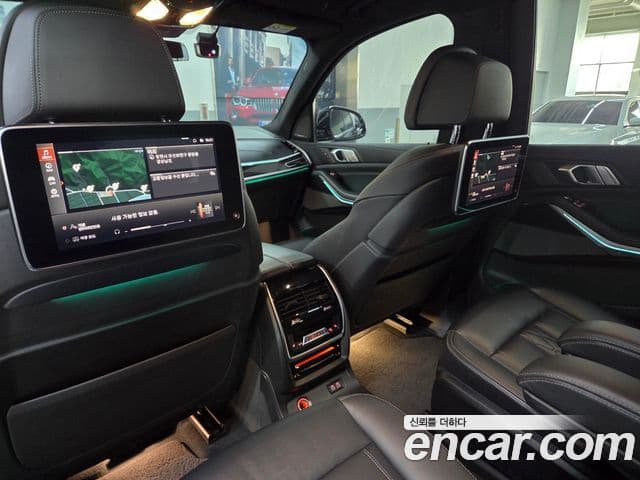 BMW X7 (G07) xDrive 40i M Sport 6인승, 2021 17