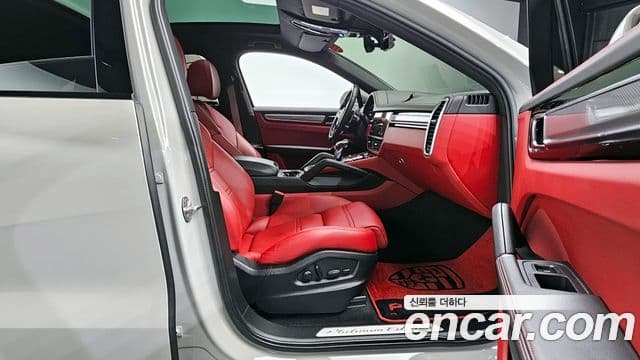 Porsche Cayenne (PO536) 3.0 купе Platinum Edition, 2022 10