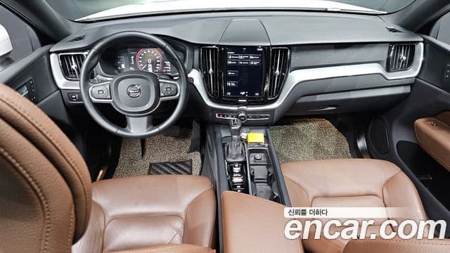 Volvo XC60 2세대 T5, 2021 7