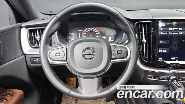 Volvo XC60 2세대 T5, 2021 14