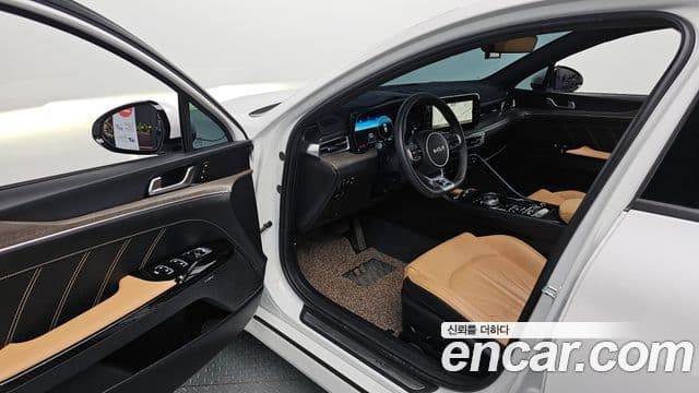 Kia K5 3세대 Signature, 2023 11