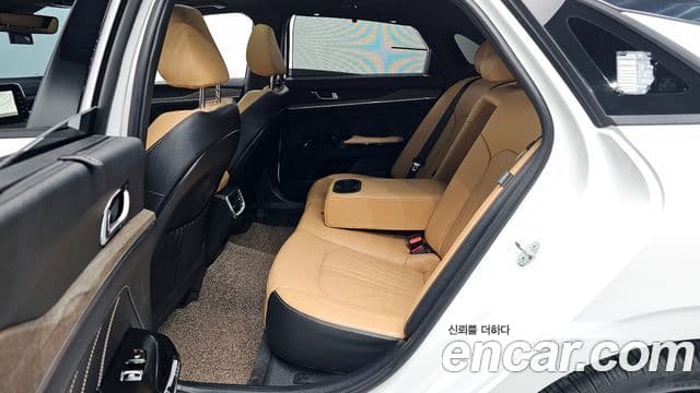 Kia K5 3세대 Signature, 2023 12