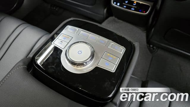 Genesis G80 (RG3) бензин 2.5 турбо AWD, 2024 19