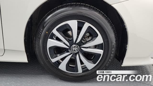 Toyota 프리우스 Prime, 2017 все фото