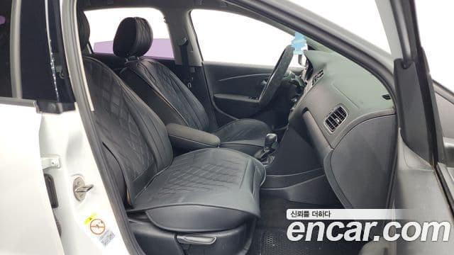 Volkswagen 폴로 5세대, 2015 11