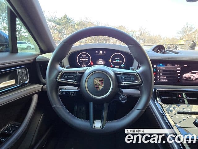 Porsche Panamera (976), 2025 11