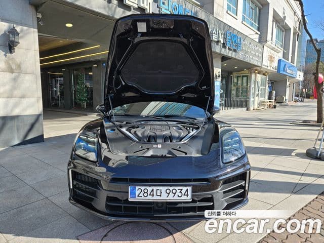 Porsche Panamera (976), 2025 16