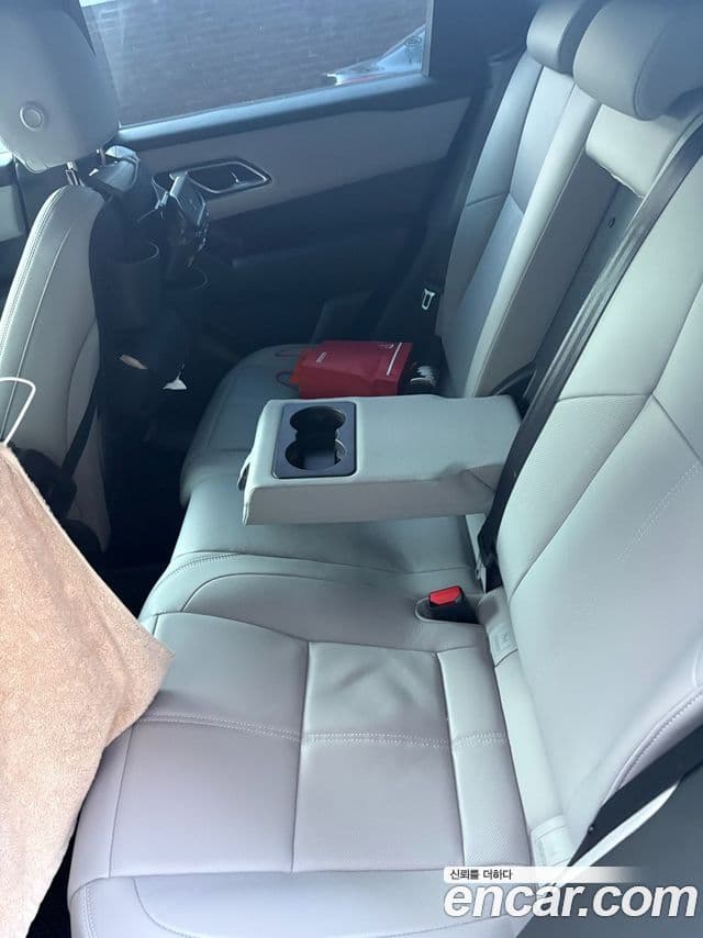 Land Rover Range Rover Velar 2.0 P250 Dynamic SE, 2026 6