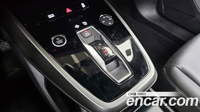 Audi Q4 e-Tron (F4), 2025 9