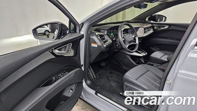 Audi Q4 e-Tron (F4), 2025 10