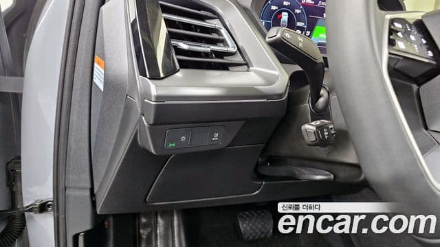 Audi Q4 e-Tron (F4), 2025 16