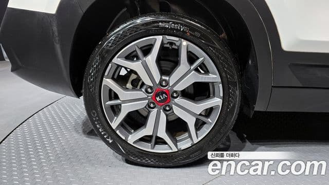 Kia Seltos Signature, 2021 все фото