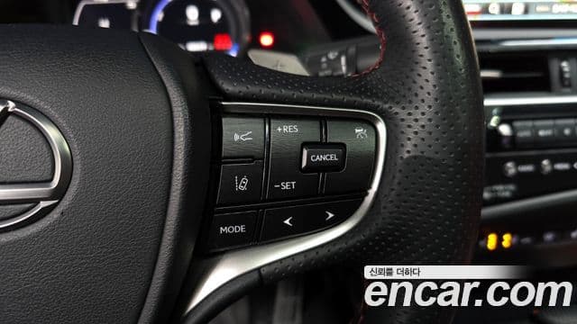 Lexus ES300h 7세대 F-Sport, 2023 18