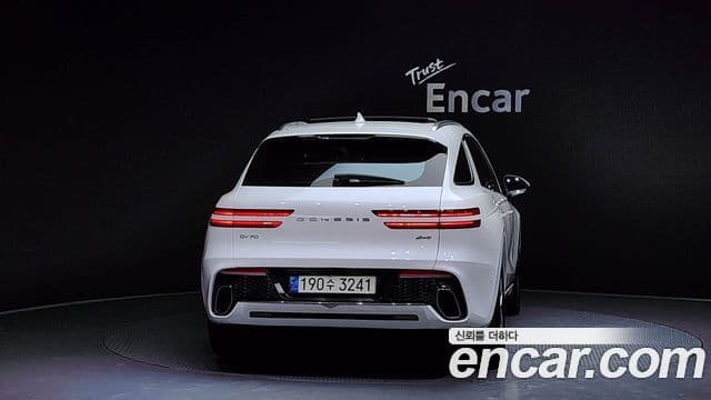 Genesis GV70, 2022 4