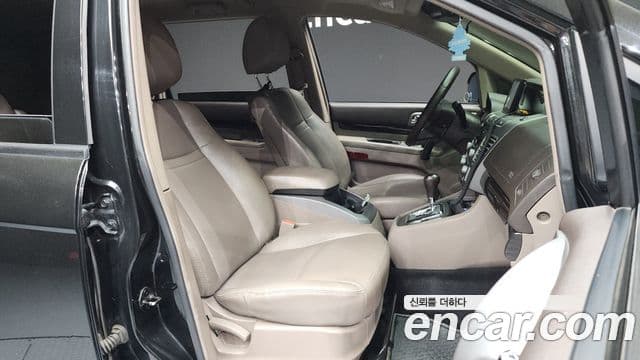 KG모빌리티(SsangYong) Korando 투리스모 4WD outdoor Edition 9인승, 2016 11