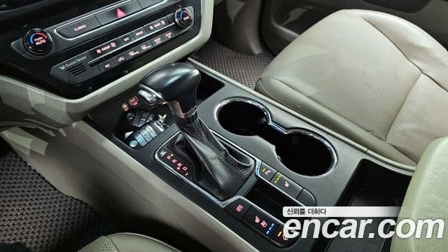 Kia The / новый New Carnival Luxury, 2019 9