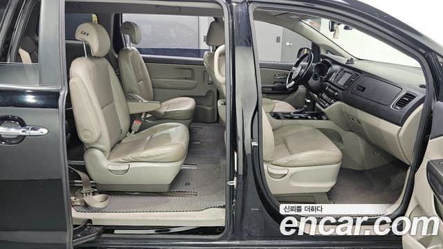 Kia The / новый New Carnival Luxury, 2019 11