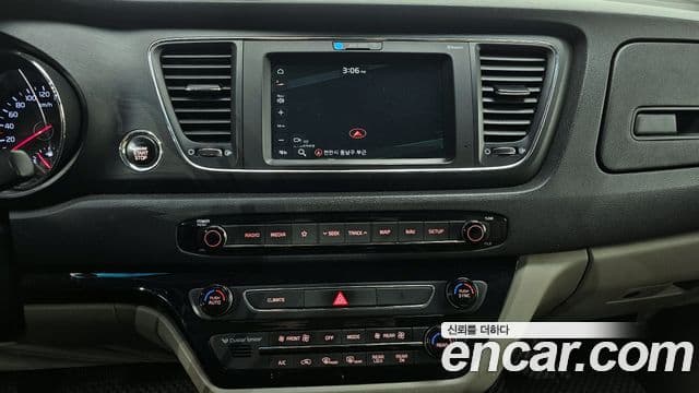 Kia The / новый New Carnival Luxury, 2019 15