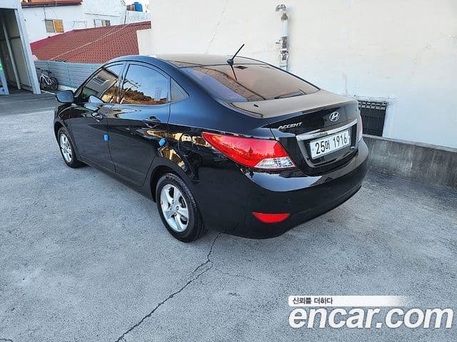 Hyundai Accent(новый кузов / новое поколение) Premier, 2011 4