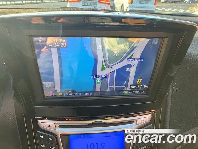 Hyundai Accent(новый кузов / новое поколение) Premier, 2011 9