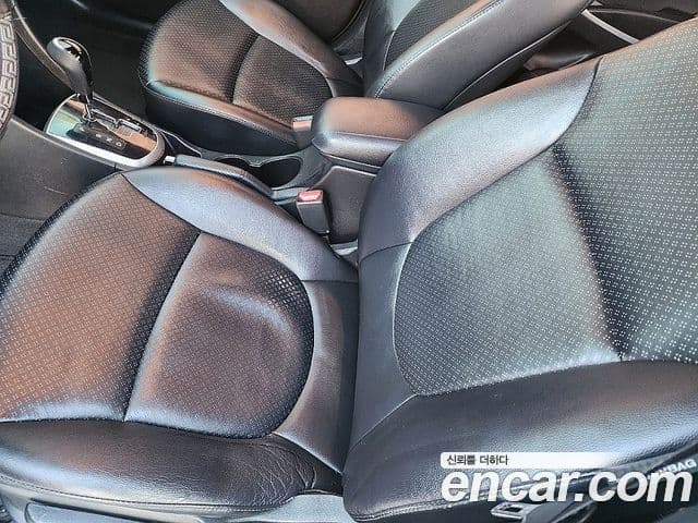 Hyundai Accent(новый кузов / новое поколение) Premier, 2011 15