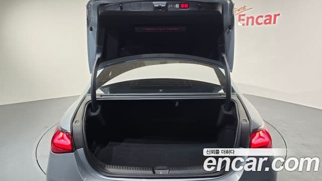 Mercedes-Benz E-класс W214 Avantgarde, 2024 20