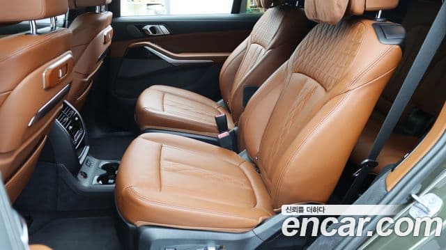 BMW X7 (G07) xDrive 40i M Sport 6인승, 2024 8