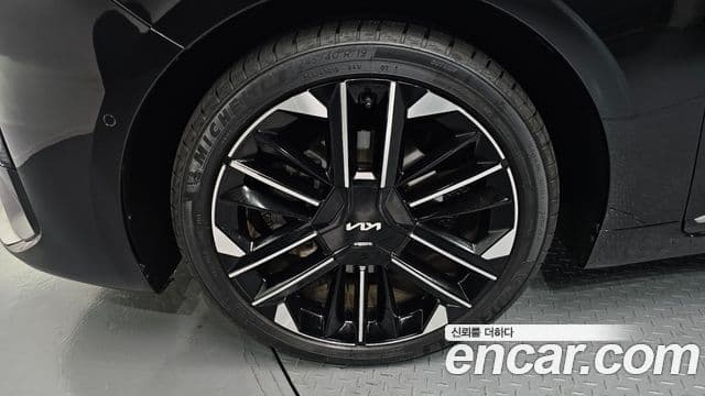 Kia The / новый New K8 гибрид Signature, 2025 все фото