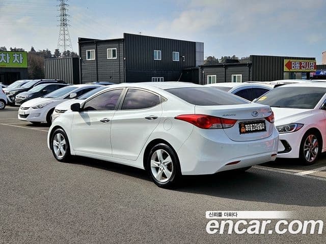 Hyundai Avante MD Premier, 2011 3