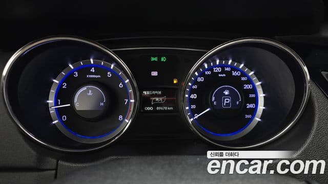 Hyundai YF Sonata LPI top, 2010 8