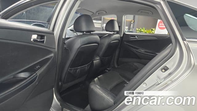 Hyundai YF Sonata LPI top, 2010 12