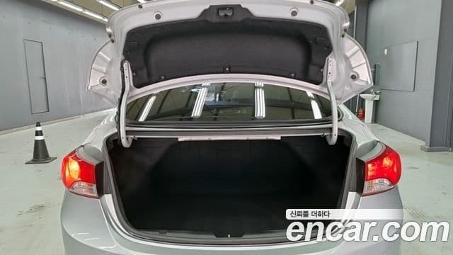 Hyundai Avante MD Modern, 2013 18